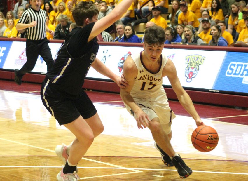 De Smet smothers Waubay/Summit en route to opening win 